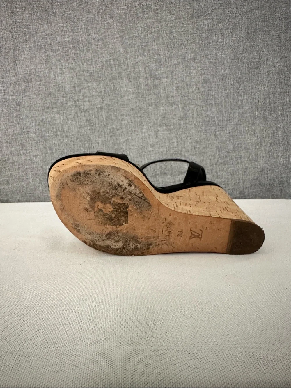 Louis Vuitton Vedette Patent Leather Cork Wedge Sandals Black Gold T-Strap EU 39